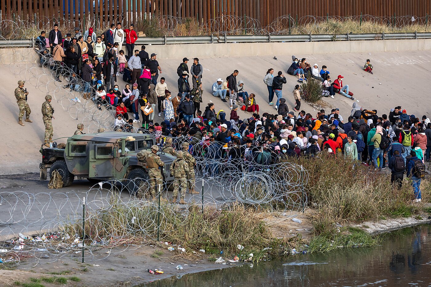 Explicación del enfrentamiento fronterizo entre Texas y el Gobierno